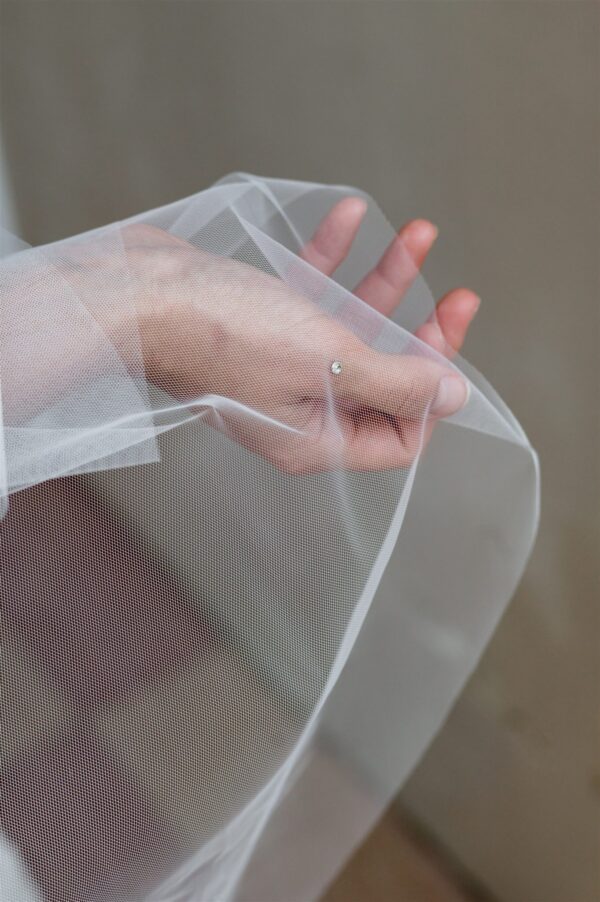 Dreamtime Designs Wendy 66" 2 tier veil in ivory. detail view