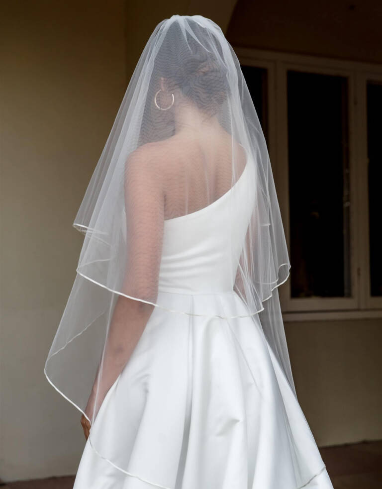 Classic Ribbon Edged Veil - D36(R1)