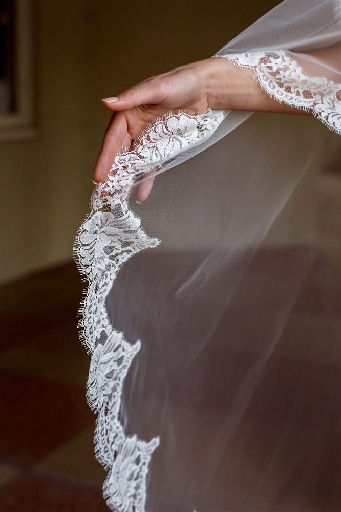 Erica 2 Tier Chantilly Veil - Image 3
