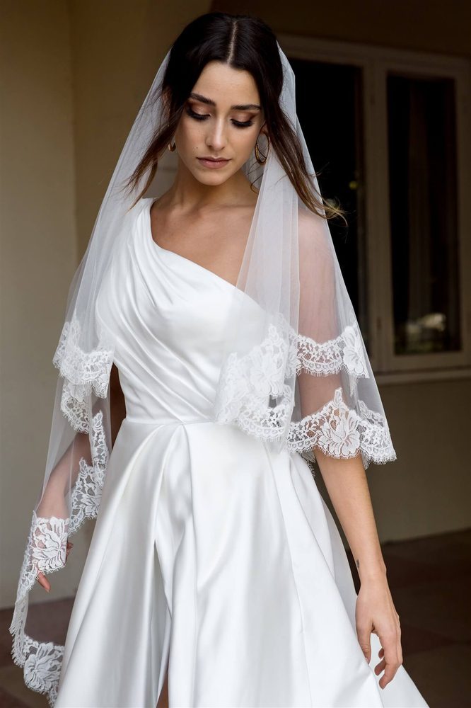 Erica 2 Tier Chantilly Veil - Image 4